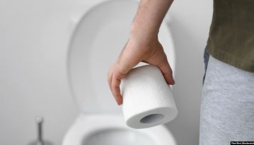 Паніка через коронавірус: з-під супермаркету в Гонконгу вкрали 50 упаковок туалетного паперу