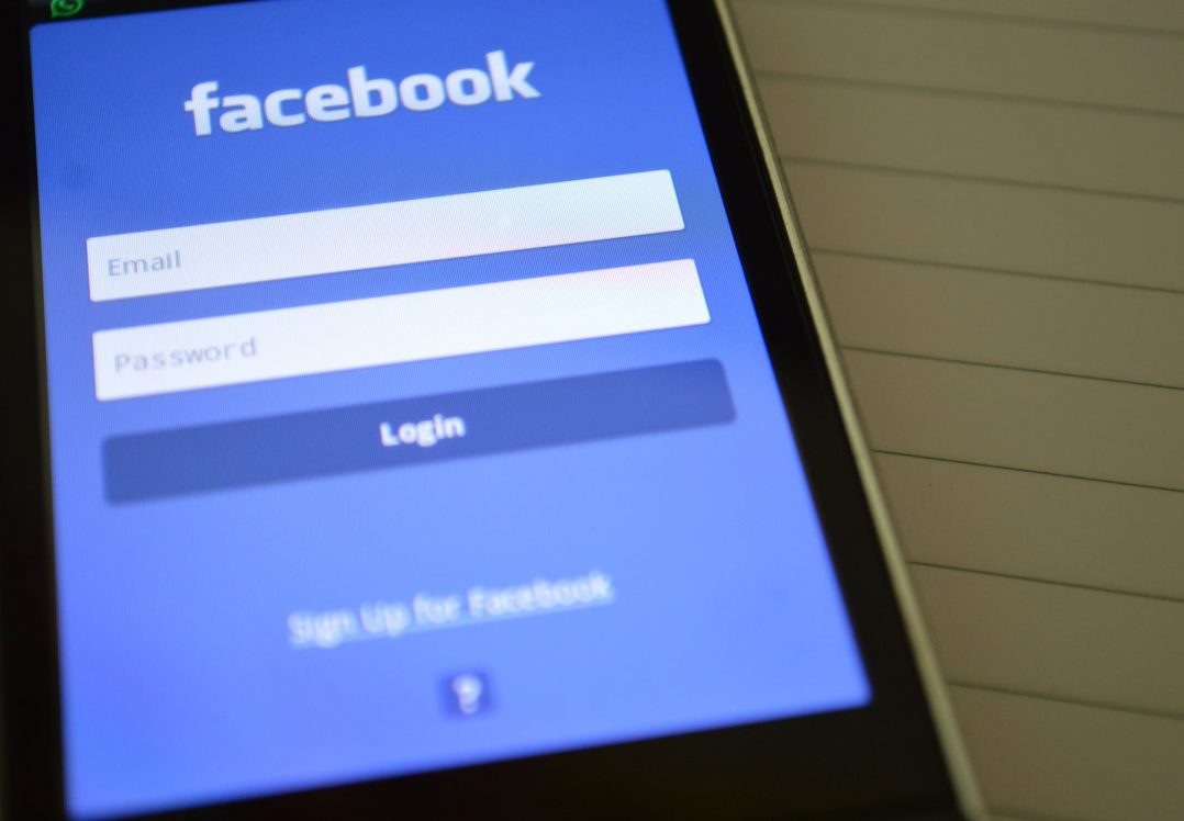 Facebook видалив мережу акаунтів спецслужб Росії, що працювала в Україні