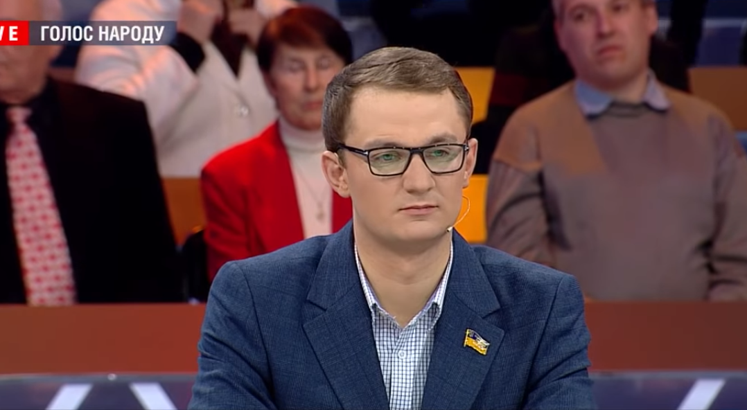 Пенсіонерка, якій «слуга народу» порадив продати собаку, аби заплатити за комунальні послуги, запропонувала йому продати мозок