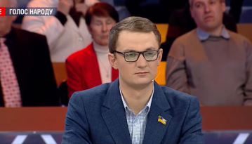 Пенсіонерка, якій «слуга народу» порадив продати собаку, аби заплатити за комунальні послуги, запропонувала йому продати мозок