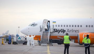 Літак, яким привезли евакуйованих із Китаю, пройде санобробку, місце стоянки теж дезинфікують