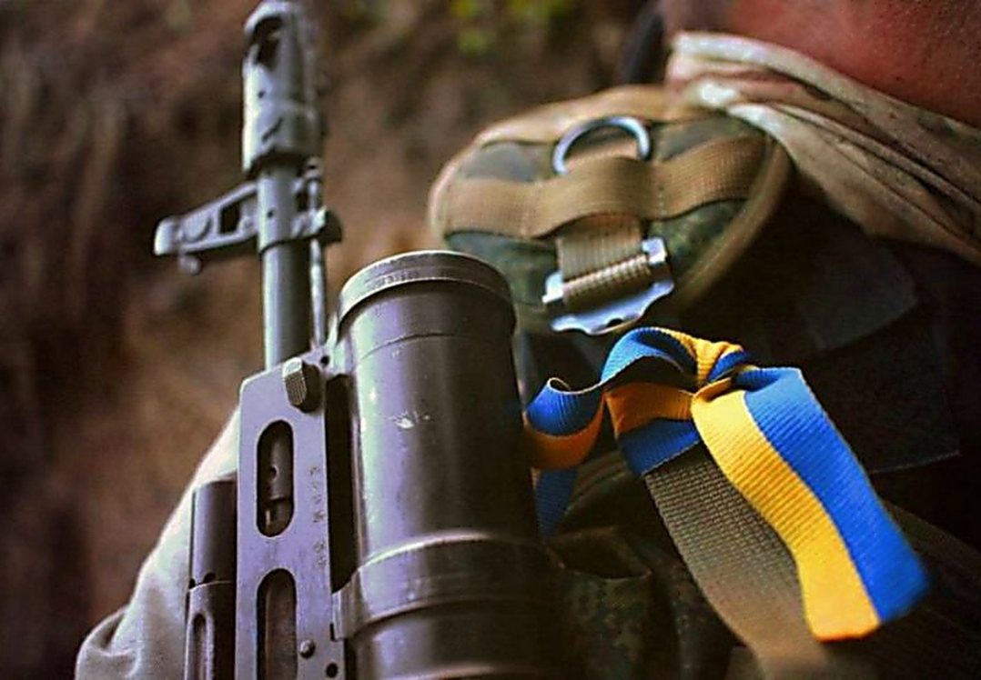 Один український військовий загинув, п’ятеро поранені на Донбасі