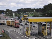Словаччина та Румунія обмежили пропуск на свої території