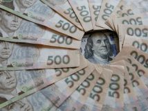 Нацбанк продав із резервів ще 200 млн доларів на підтримку гривні: паніка продовжується