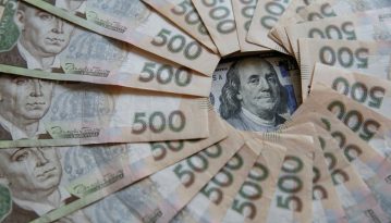 Нацбанк продав із резервів ще 200 млн доларів на підтримку гривні: паніка продовжується