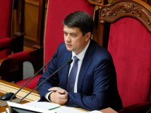 Разумков радить депутатам скасувати закордонні відрядження через коронавірус