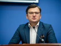 У МЗС закликали українців, які застрягли за кордоном, не купувати нові квитки додому