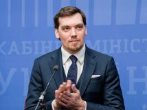 Гончарук заявив, що поки «зарано» говорити про кадрові зміни в уряді
