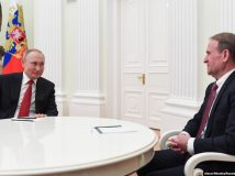 Депутати від ОПЗЖ на чолі з Медведчуком злітали в Москву до Путіна