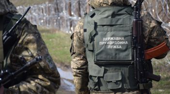 Іноземцям заборонено в’їзд в Україну, закриті близько 100 пунктів пропуску, видача віз призупинена