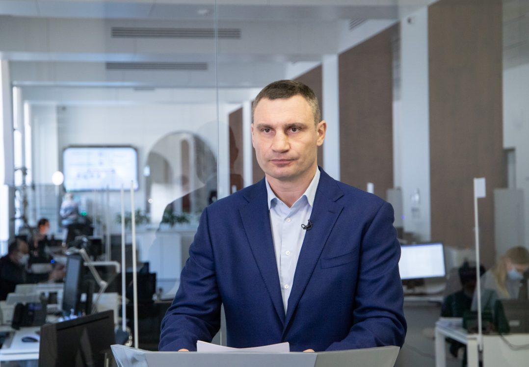У Києві всіх хворих із пневмонією тестуватимуть на COVID-19