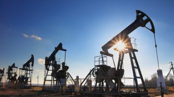 Ціни на нафту обвалились на 30 % – це найбільше падіння з 1991 року