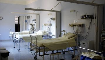 «Нова пошта» безкоштовно доставлятиме допомогу лікарням та військовим