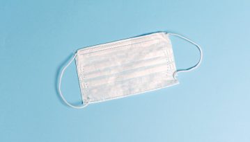 У Києві грабіжники, погрожуючи зброєю, викрали 100 тис. медичних масок: їх вже затримали
