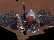 Інженери NASA полагодили апарат на Марсі, змусивши його вдарити себе лопатою