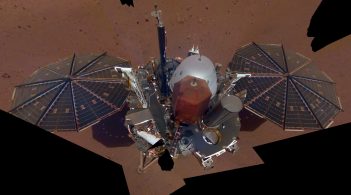 Інженери NASA полагодили апарат на Марсі, змусивши його вдарити себе лопатою