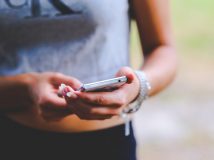 VoxCheck і StopFake допомагатимуть Facebook розрізняти фейки