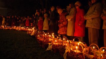 Поліція на Великдень складатиме протоколи за масові скупчення біля храмів