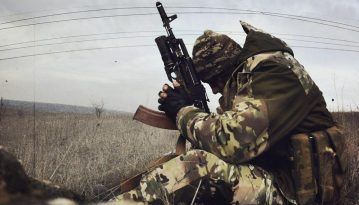 На Донбасі бойовики обстріляли ділянки розведення, загинув український військовий