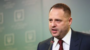 Петиція до Зеленського з вимогою звільнити Єрмака набрала необхідні 25 тис. підписів