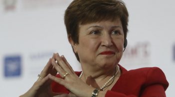 Уряди 103 країн світу звернулися до МВФ по допомогу