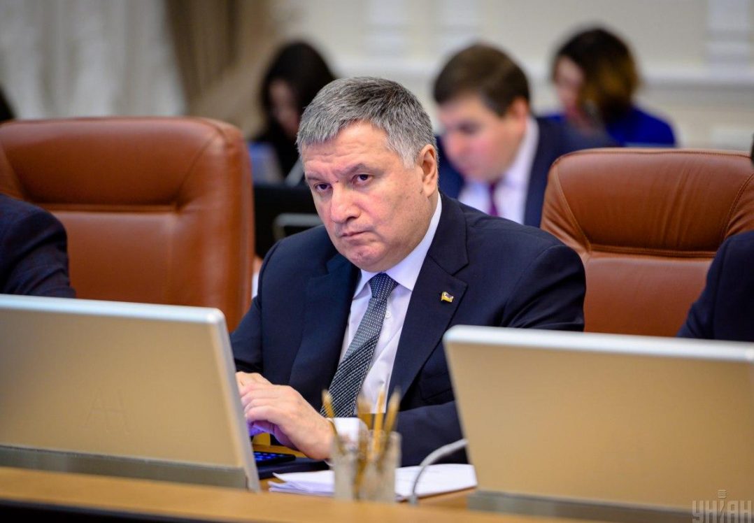 Аваков: послаблення карантину відбудеться не раніше 15 травня