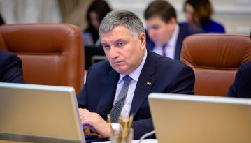 Аваков: послаблення карантину відбудеться не раніше 15 травня