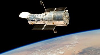 Комета, котра мала наблизитися до Землі 23 травня, розпалася на чотири частини (фото)