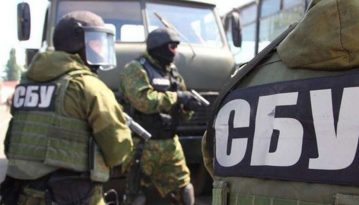 Український топ-чиновник передав невідомим особам документи про оборону країни