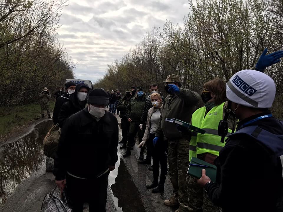 Україна звільнила з так званих Л/ДНР 20 громадян: список імен