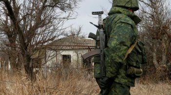 Російські бойовики 14 разів порушили режим тиші на Донбасі, один український військовий загинув, три постраждали