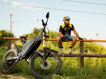 Стартап DelFast: як на українські електробайки пересідають поліцейські з США та Мексики?