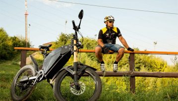 Стартап DelFast: як на українські електробайки пересідають поліцейські з США та Мексики?