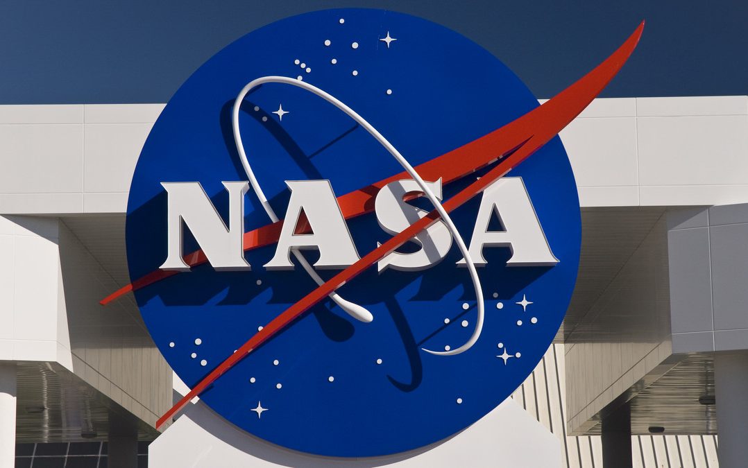 NASA планує перетворити місячний кратер на гігантський телескоп (фото)