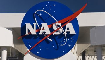 NASA планує перетворити місячний кратер на гігантський телескоп (фото)