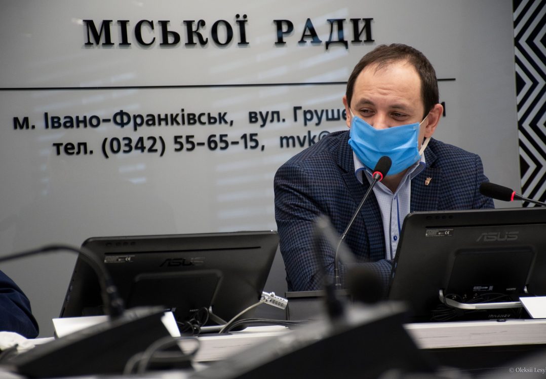 Мер Франківська вибачився за свої висловлювання про ромів та пояснив, що мав на увазі