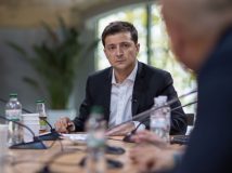 Зеленський хоче направити в Італію українських лікарів, Аваков – надати спирт