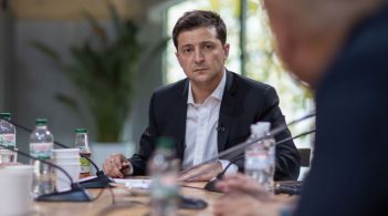 Зеленський хоче направити в Італію українських лікарів, Аваков – надати спирт