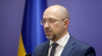 Шмигаль: масових заходів на 8-9 травня в Україні не буде