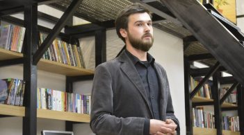 Пожежа в одеському коледжі: суд арештував поета Андрія Хаєцького, розгорнулася кампанія на його захист