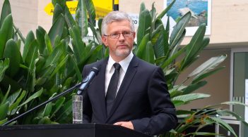 Український посол запропонував парі ексканцлеру Німеччини через Крим