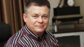 Розстріли на Майдані: суд заочно заарештував ексміністра оборони Лебедєва