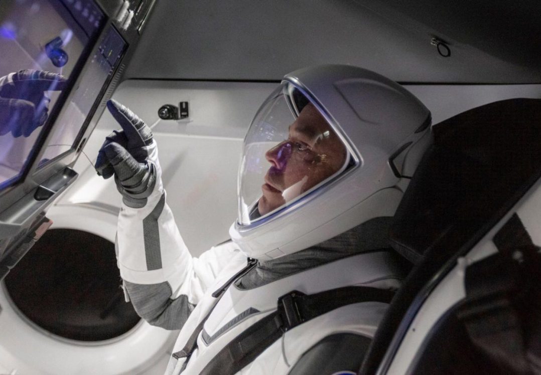 SpaceX перенесла свій перший запуск астронавтів у космос через дощ