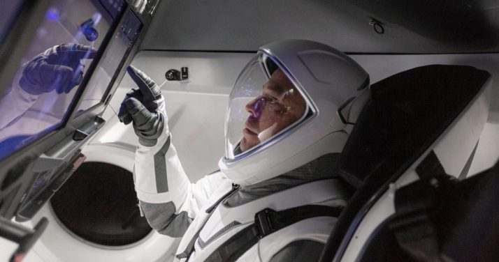 SpaceX перенесла свій перший запуск астронавтів у космос через дощ