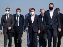 У Зеленського пояснили, навіщо він зустрічав літак із Китаю, який оплатив «Епіцентр»