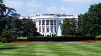Суд у США зобов'язав Білий дім оприлюднити листи, пов'язані з тимчасовим зупиненням допомоги Україні