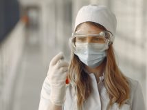В Україні на COVID-19 захворіли понад 3 тис. медиків