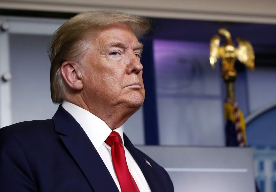 Трамп заявляє, що коронавірус виник у лабораторії Уханя, розвідка США вважає інакше