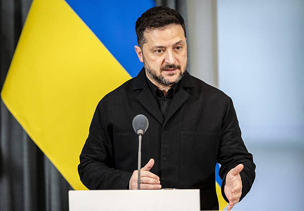 Зеленський ввів санкції проти російської супутникової системи «Рассвет» та 39 суден