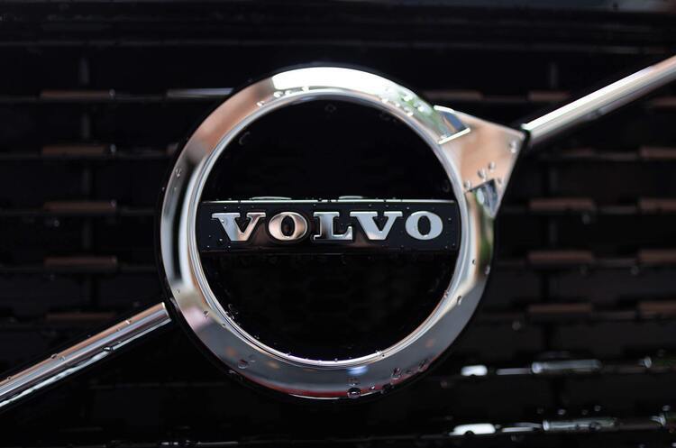 Volvo Car впала до історичного мінімуму на фоні збитків і краху китайських продажів